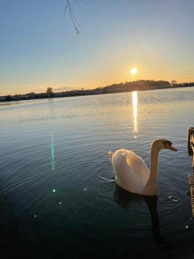 Sunscape Breaks At Tattershall Lakes Hotel Buitenkant foto