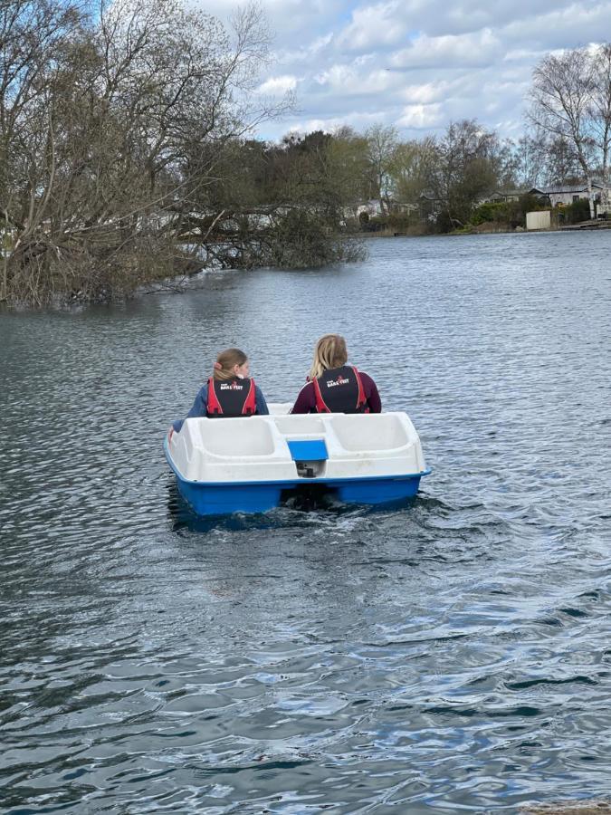 Sunscape Breaks At Tattershall Lakes Hotel Buitenkant foto